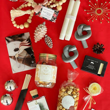 Load image into Gallery viewer, Winter Cozy Box